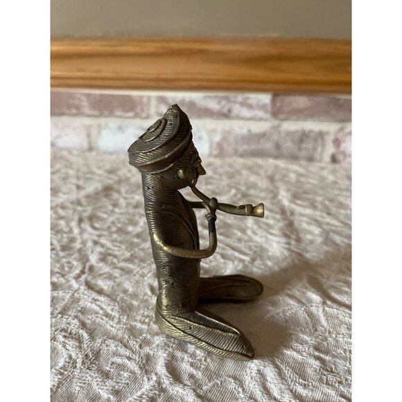 Brass Indian Musician Figurine Playing Flute Intricate Details & Antique Finish - Picture 4 of 13